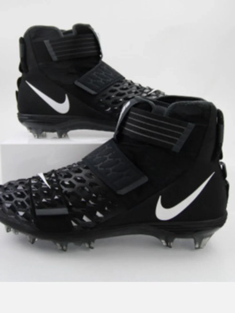 Men's Nike NWT Savage Force football cleats